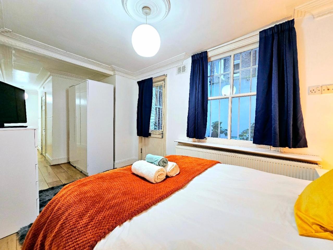 Spacious & Cosy 2 Bedroom Home Plus 2 Sofa-Beds With Private Entrance And Back Patio, 3 Min Walk To Earl'S Court Station London Exterior photo